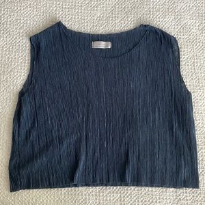 Oak + Fort Cropped Blue Pleated Tank
